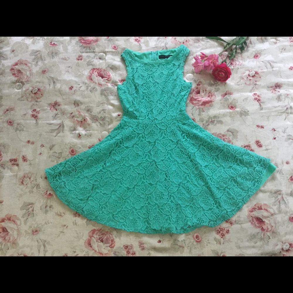 Beautiful Juniors dress size 0.